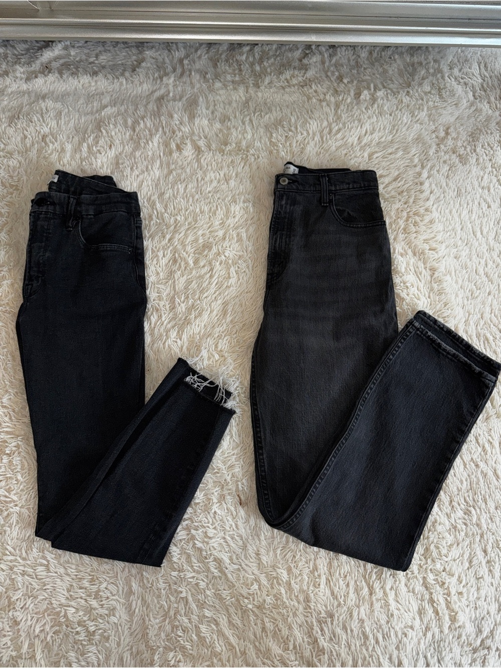 Good American Black Skinny Jeans Pair - High-Rise Stretch Denim